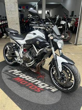 YAMAHA MT-07 